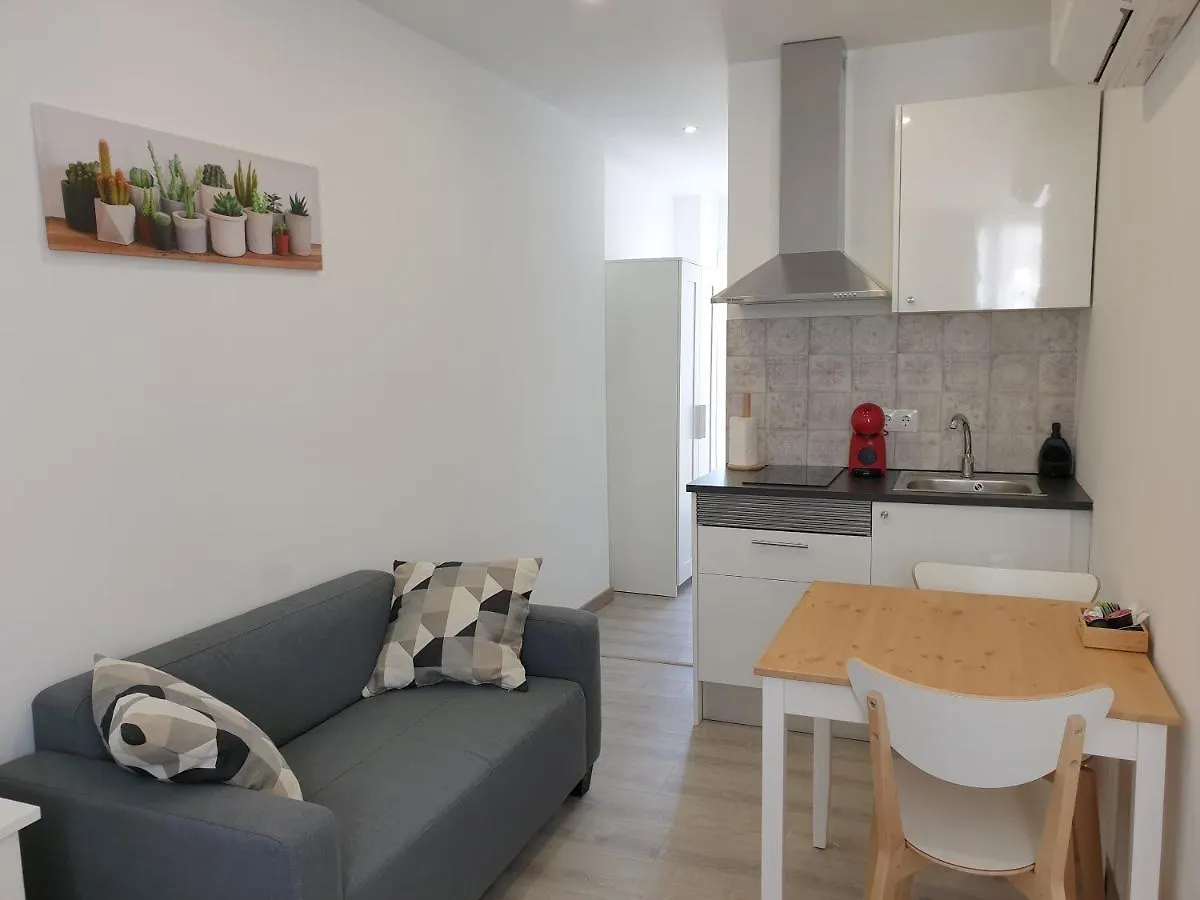 シッチェスGinosi El Chuto Apartelアパートメント シッチェス