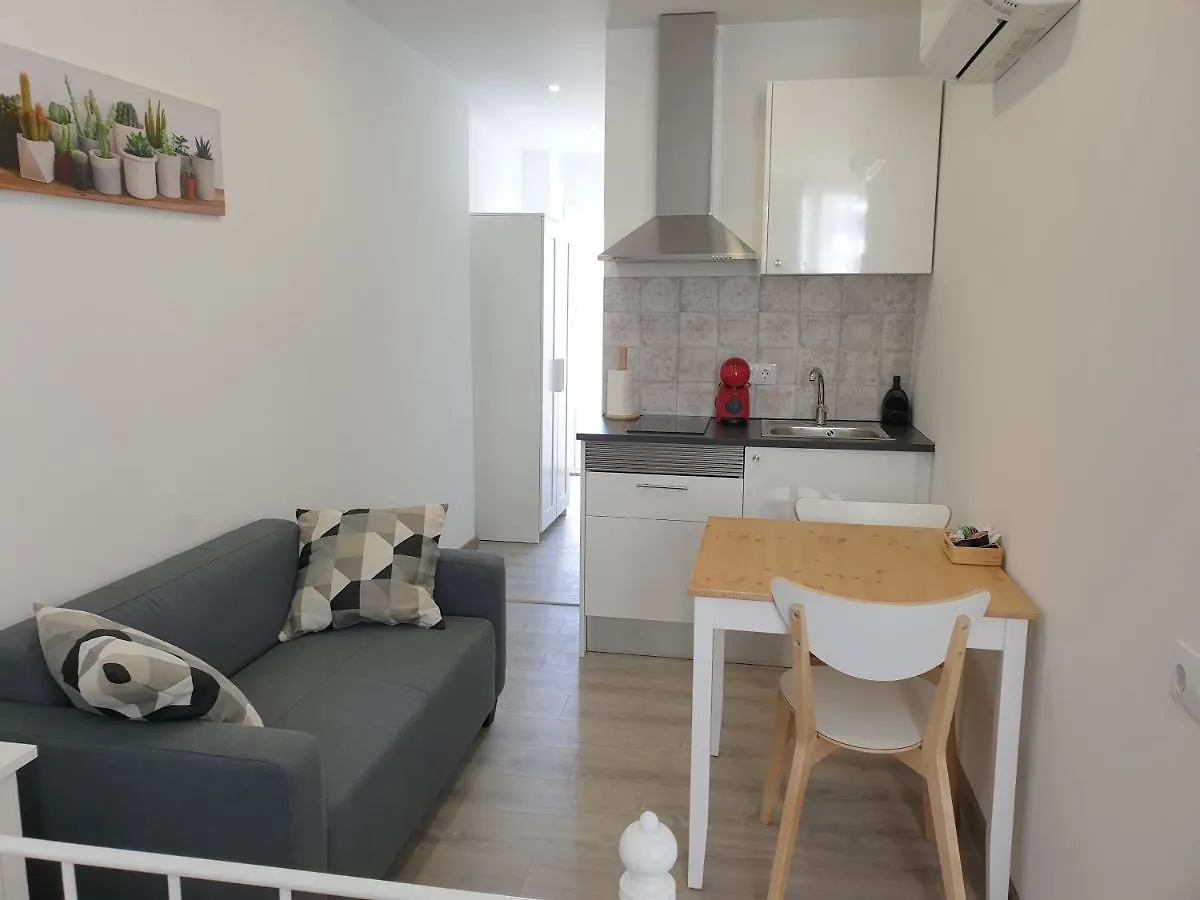 アパート シッチェスGinosi El Chuto Apartelアパートメント